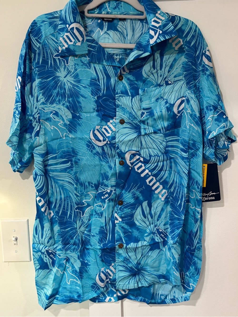 Corona Blue Tropical Floral Short-Sleeve Button-Up Shirt